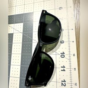 Ray-Ban Unisex Sunglasses Black Frame polarized